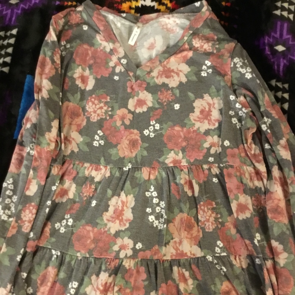Long sleeve flowery blouse